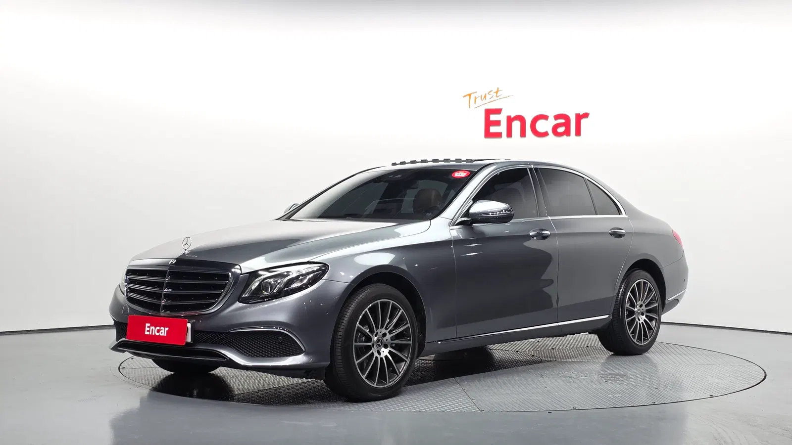 Mercedes-Benz Classe E E220d 4MATIC Exclusive (W213) 2019 — photo 1 sur 20