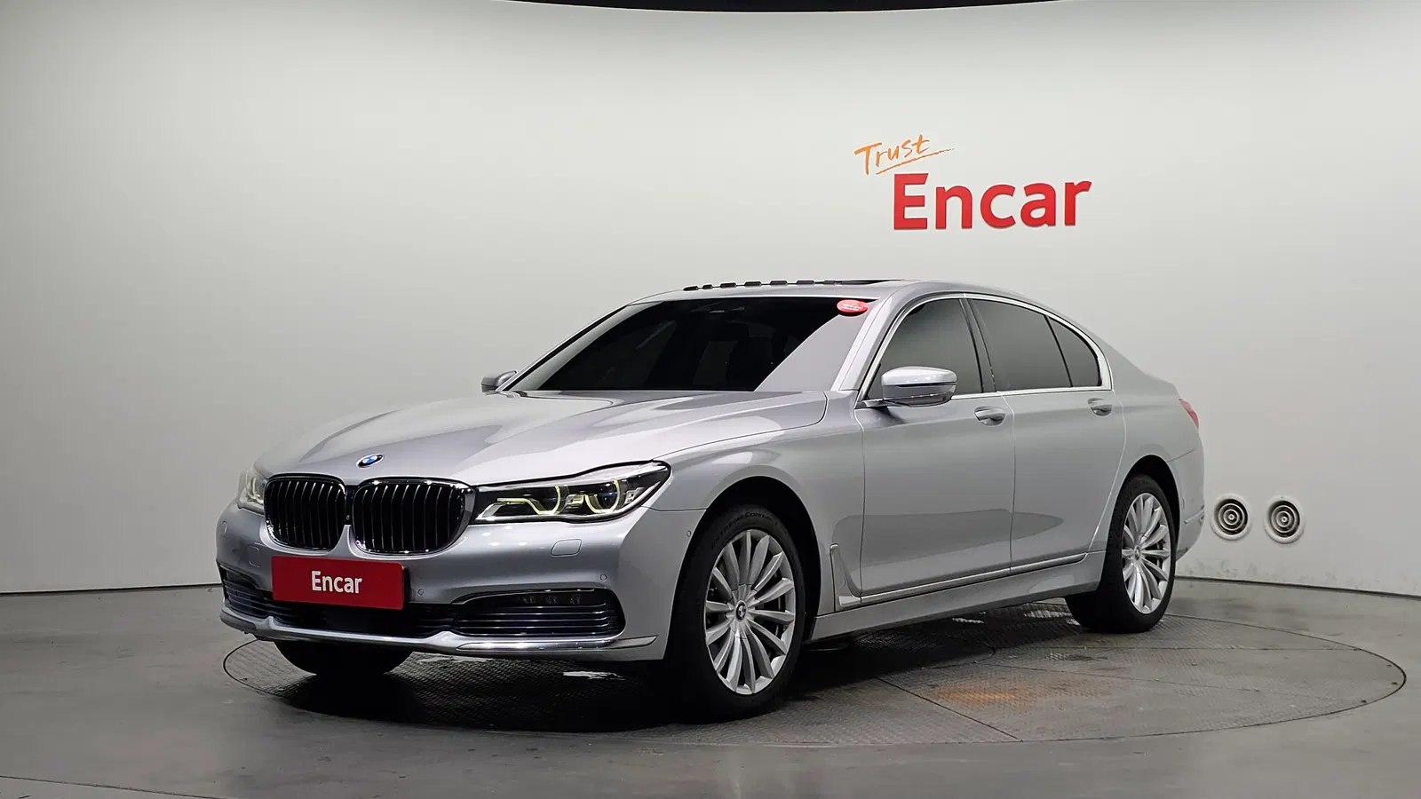 BMW Série 7 (G11) 730d xDrive 2016 — photo 1 sur 20
