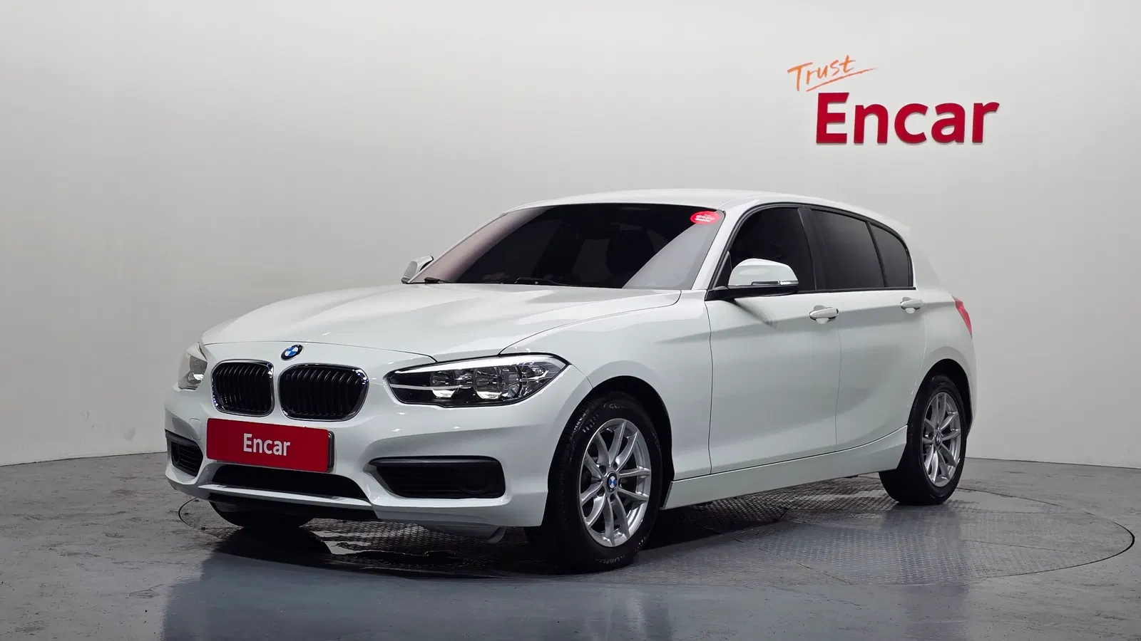 BMW Série 1 (F20) 118d Joy 5 portes 2016 — photo 1 sur 20