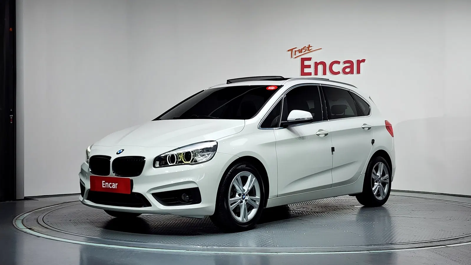 BMW Série 2 Active Tourer (F45) Joy 2017 — photo 1 sur 42