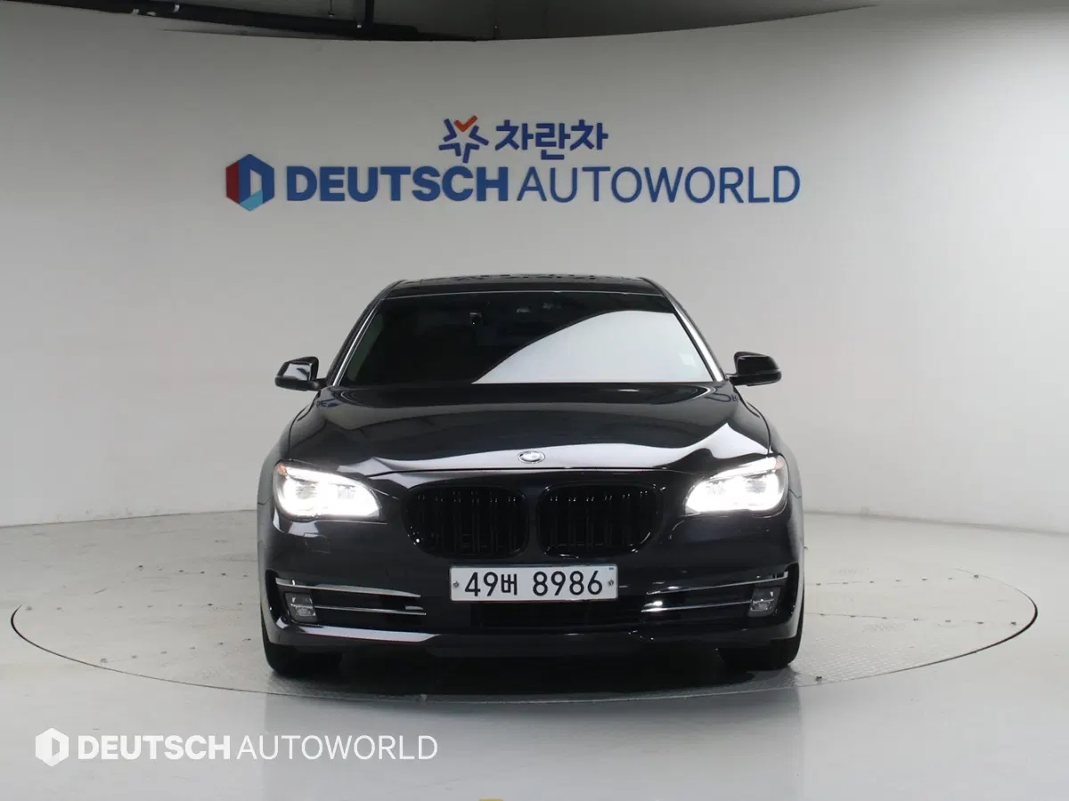 BMW Série 7 (F01) 730Ld 2013 — photo 1 sur 26