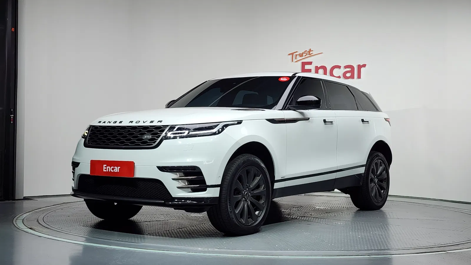 Land Rover Range Rover Velar 3.0 D300 R-Dynamic SE 2018 — photo 1 sur 32