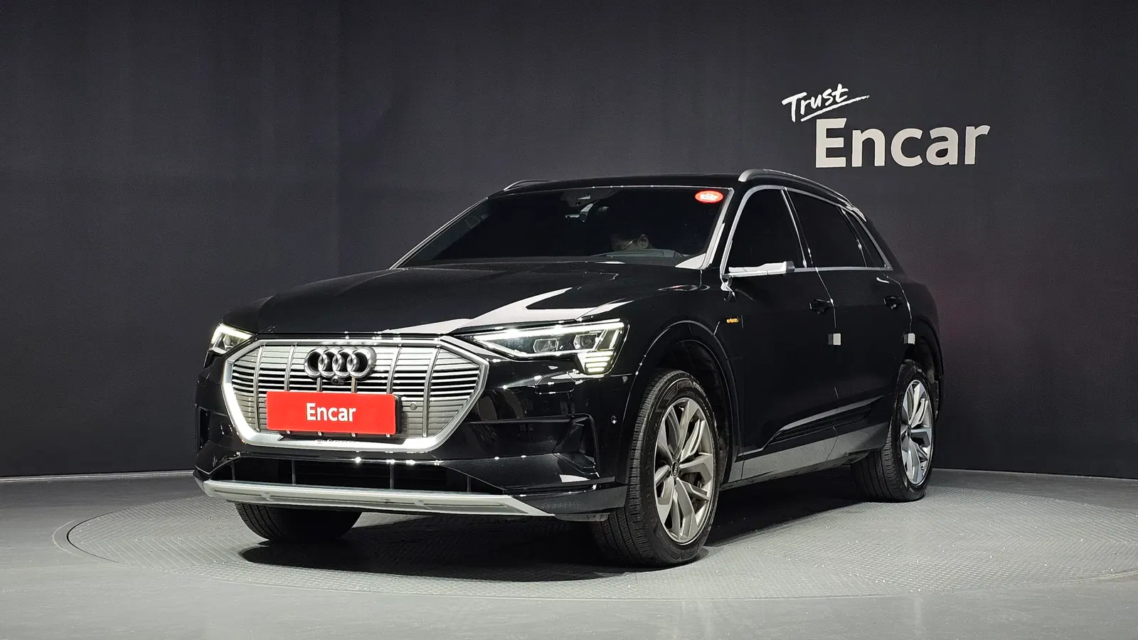 Audi e-tron 55 Quattro 2022 — photo 1 sur 33