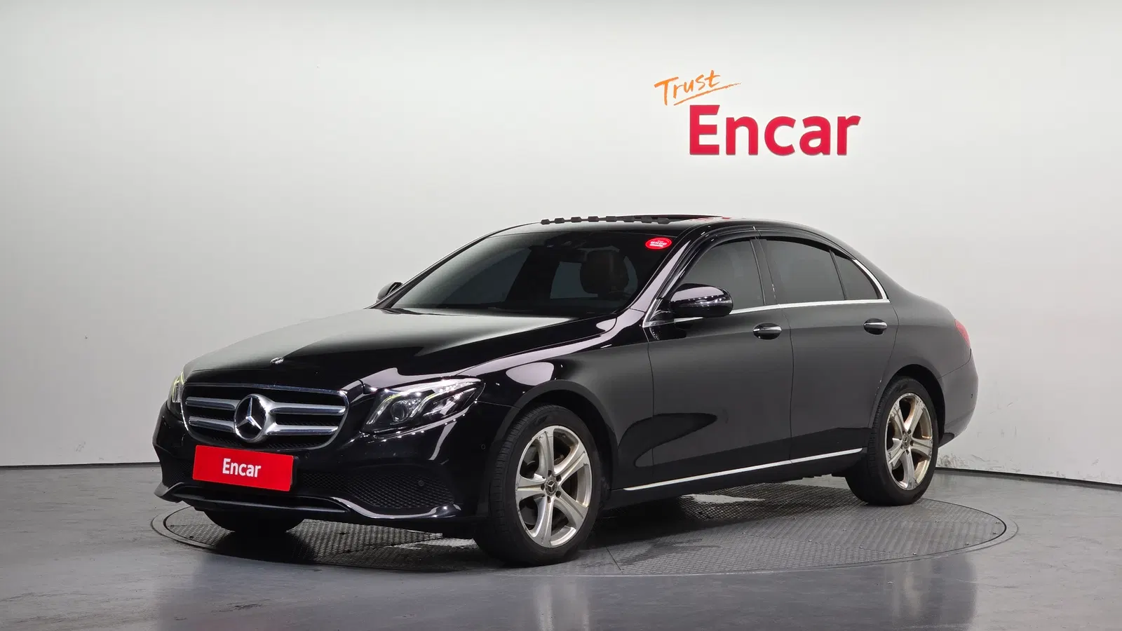Mercedes-Benz Classe E E220d 4MATIC Avantgarde (W213) 2017 — photo 1 sur 26
