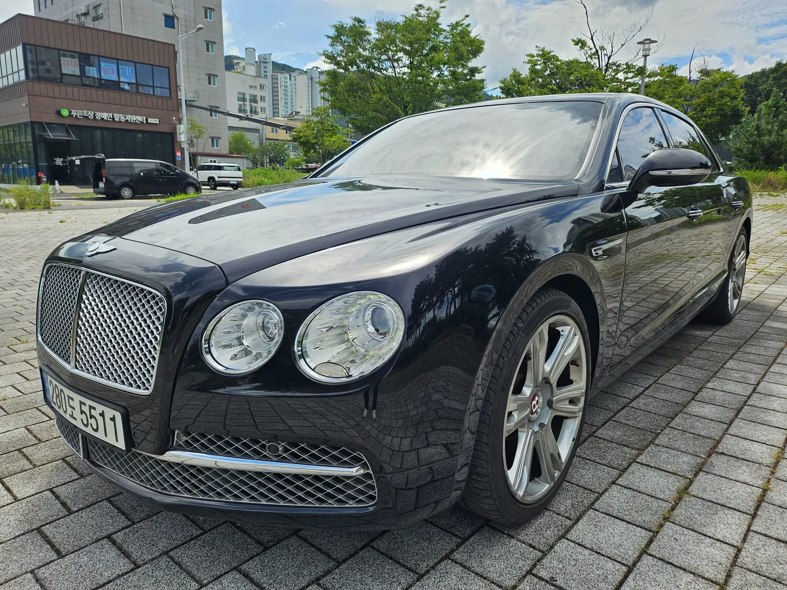 Bentley Flying Spur 2e génération 4.0 2015 — photo 1 sur 26