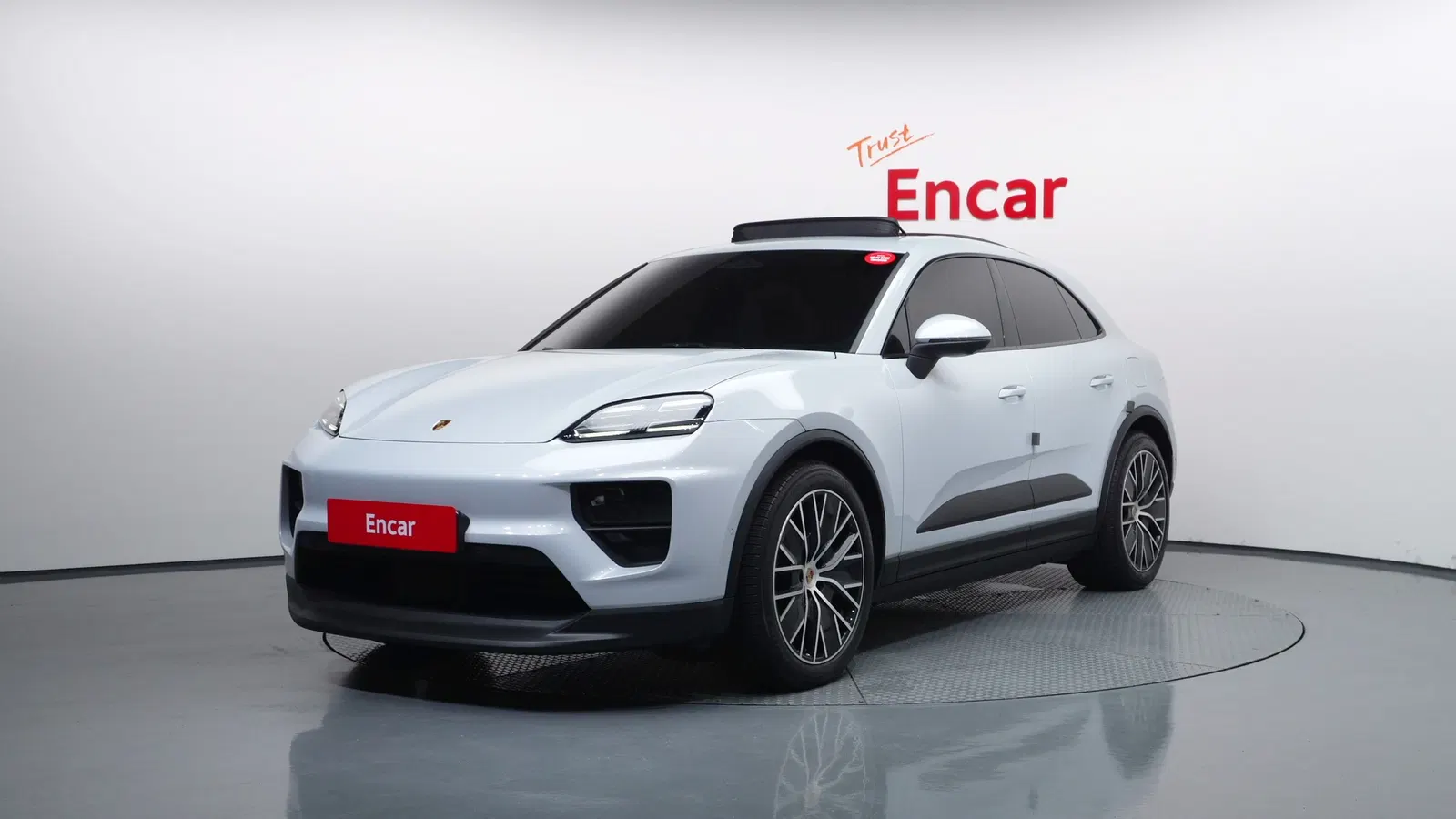 Porsche Macan EV Base 4 2025 — photo 1 sur 34