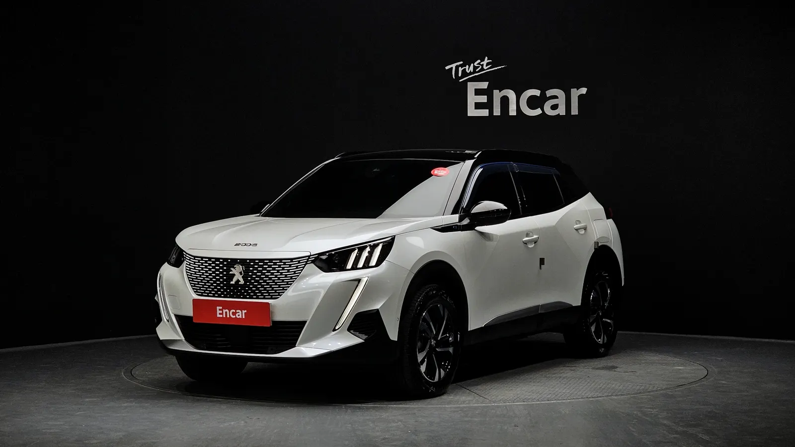 Peugeot e-2008 2e génération EV GT 2023 — photo 1 sur 32