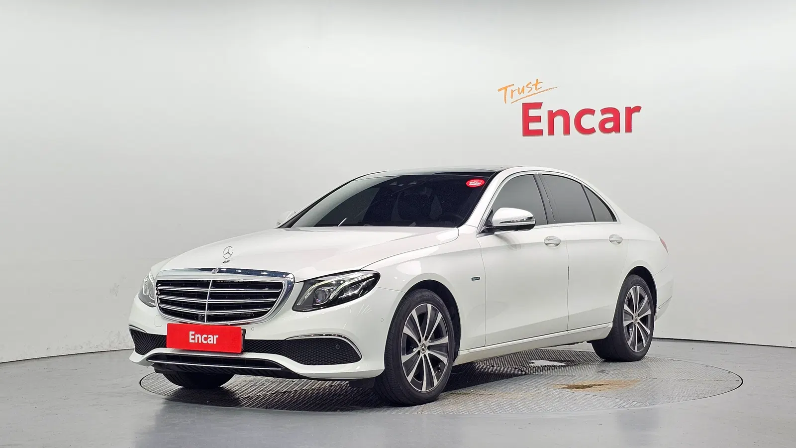 Mercedes-Benz Classe E E300e Exclusive (W213) 2019 — photo 1 sur 20