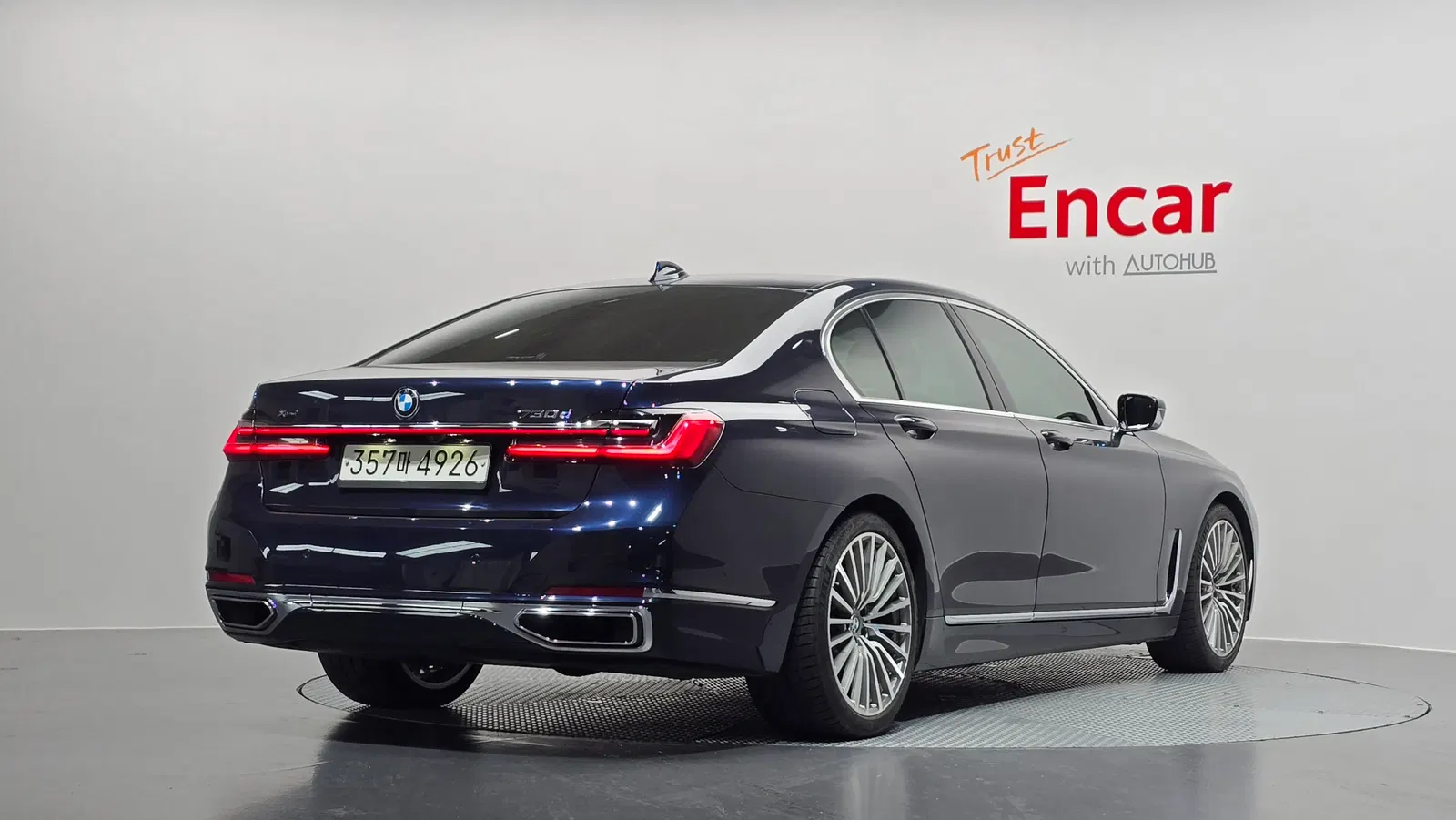 BMW Série 7 (G11) 730d xDrive Design Pure Excellence 2020 — photo 1 sur 33