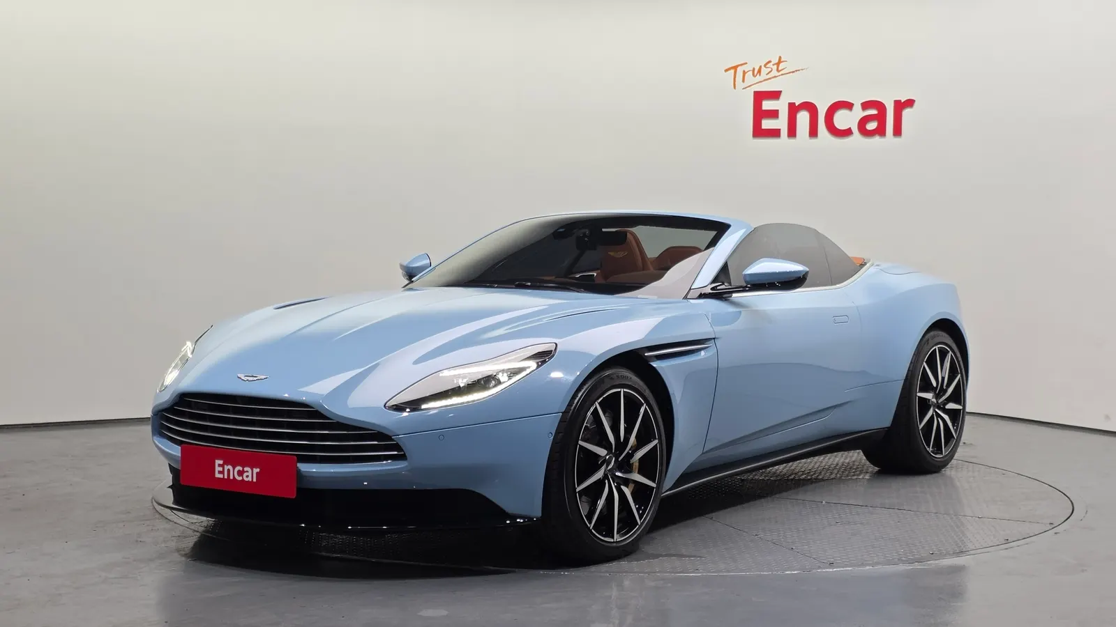 Aston Martin DB11 4.0 V8 Volante 2022 — photo 1 sur 20