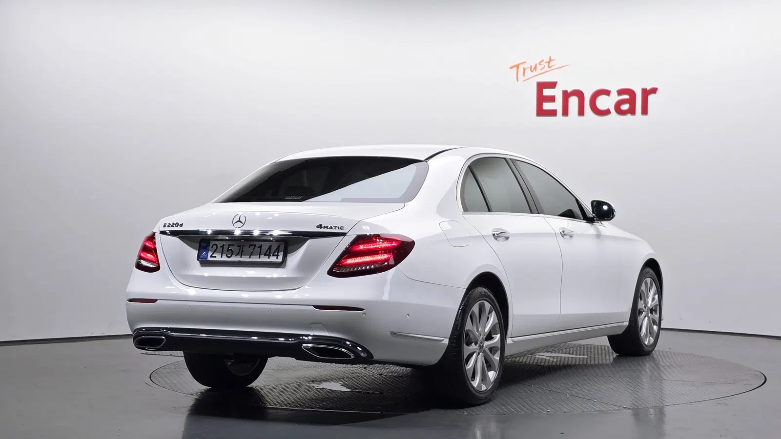 Mercedes-Benz Classe E E220d 4MATIC Exclusive (W213) 2019 — photo 1 sur 30