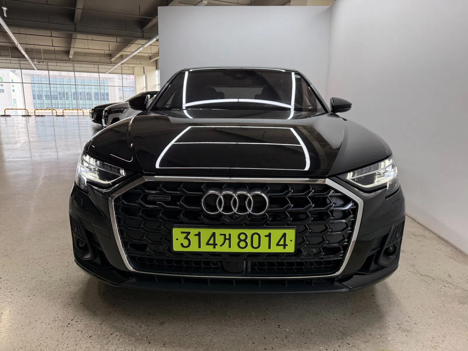 Audi A8 (D5) 55 TFSI Quattro Premium LWB 2023 — photo 1 sur 26