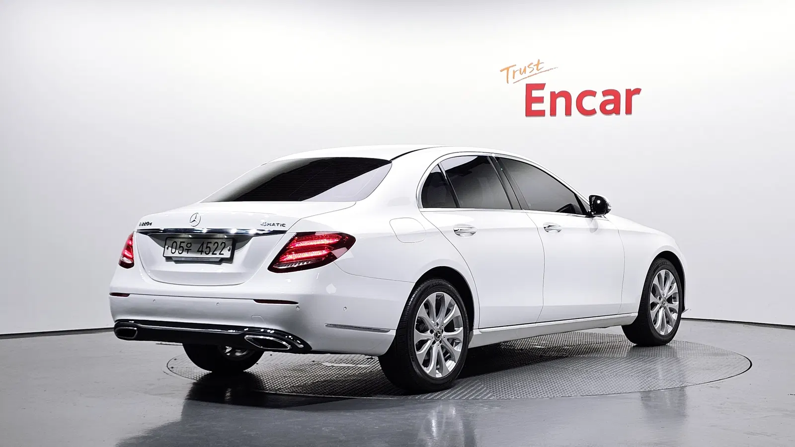 Mercedes-Benz Classe E E220d Exclusive (W213) 2019 — photo 1 sur 30
