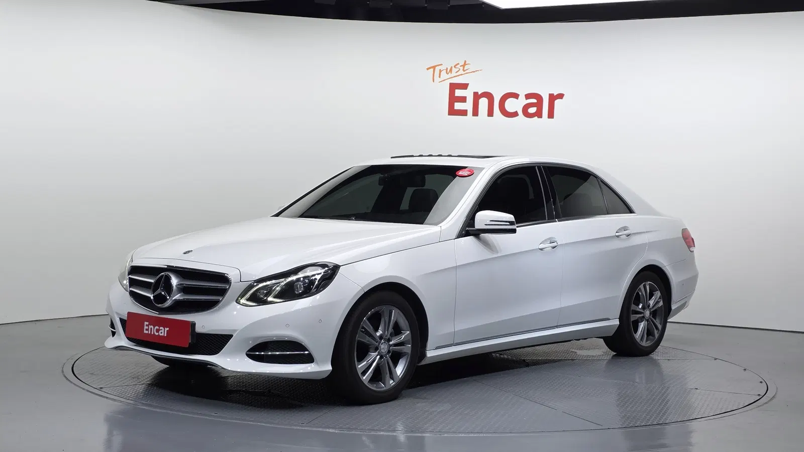 Mercedes-Benz Classe E E220 CDI Avantgarde (W212) 2014 — photo 1 sur 8