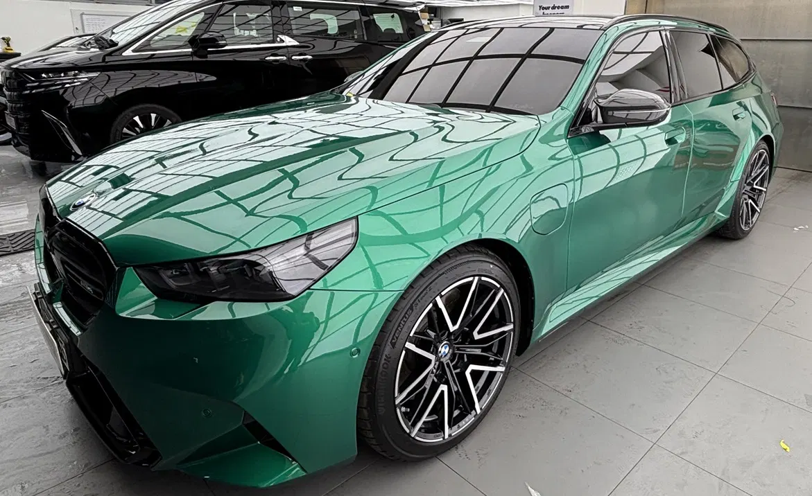 BMW M5 (G90) M5 Touring 2026 — photo 1 sur 14
