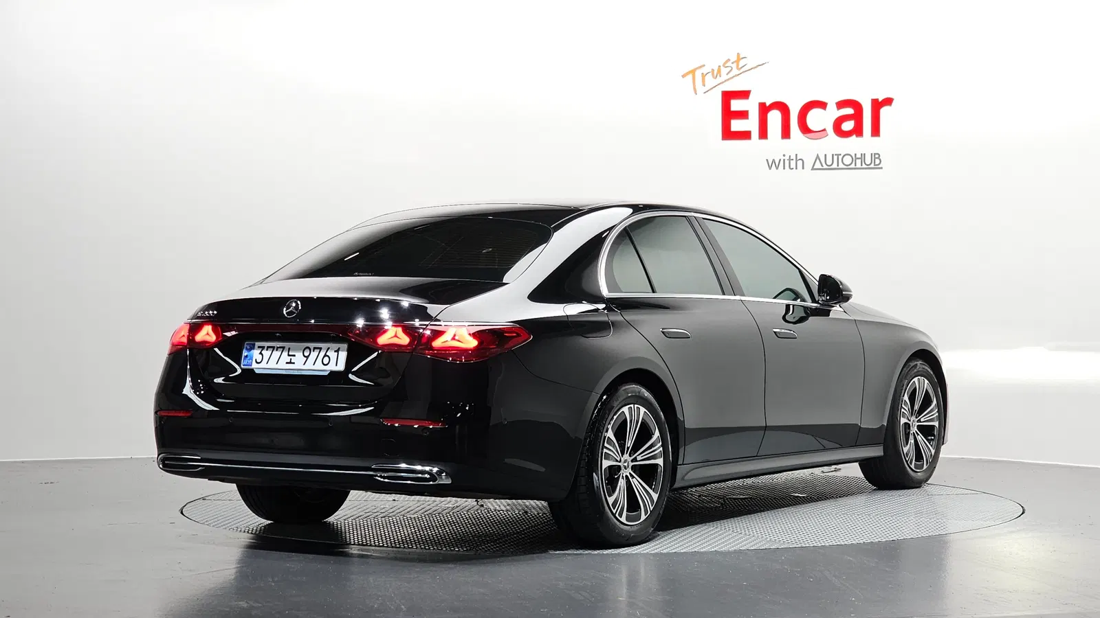 Mercedes-Benz Classe E E200 Avantgarde Limited (W214) 2025 — photo 1 sur 30
