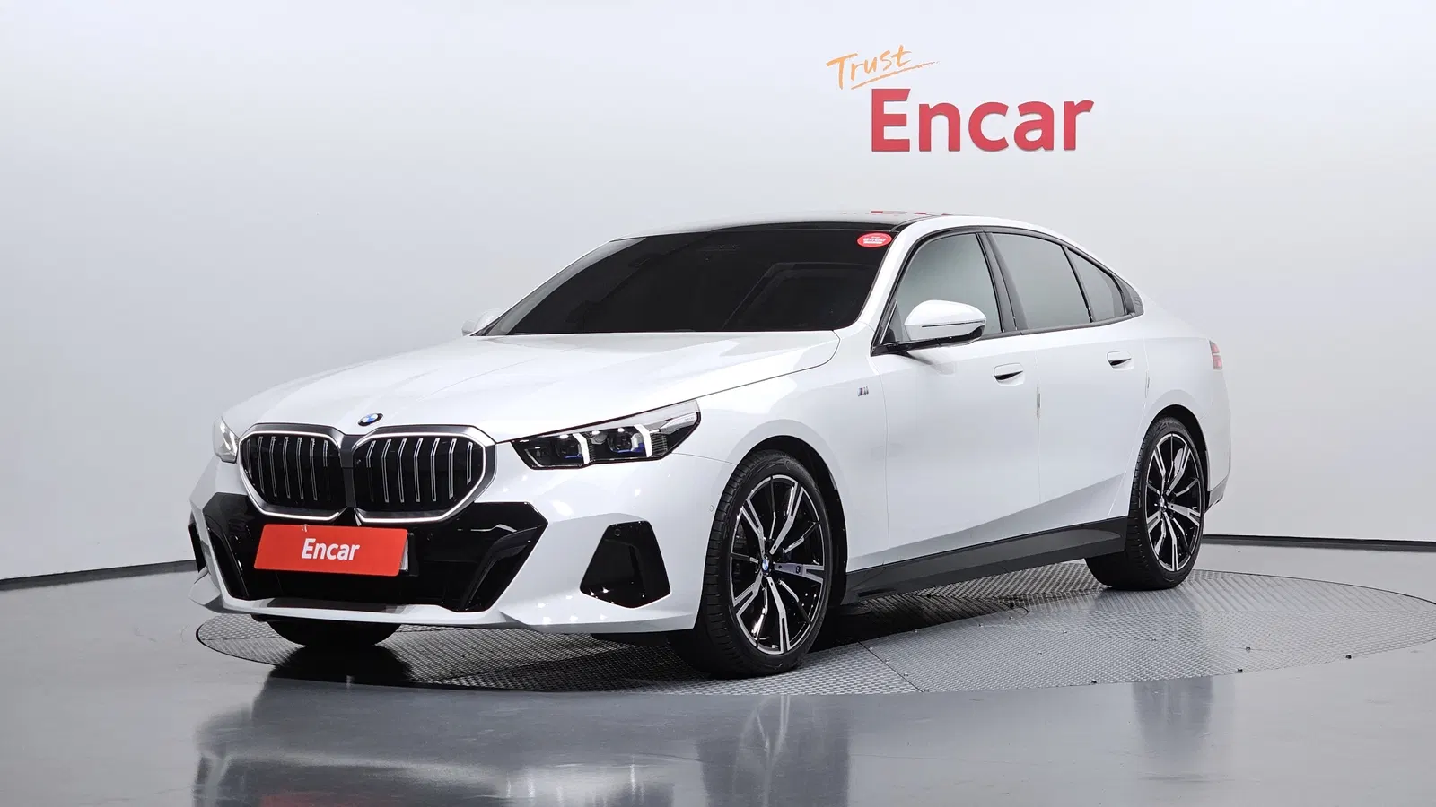 BMW Série 5 (G60) 530i xDrive M Sport 2024 — photo 1 sur 35