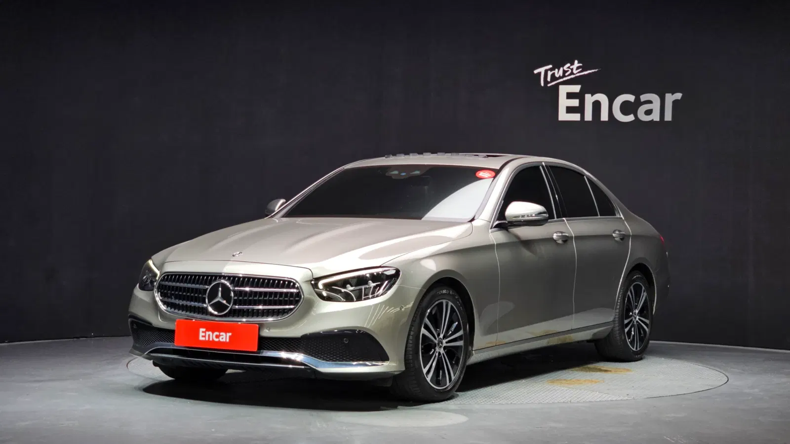 Mercedes-Benz Classe E E250 Avantgarde (W213) 2021 — photo 1 sur 20