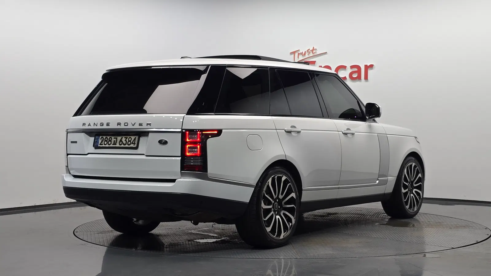 Land Rover Range Rover 4e génération 4.4 SDV8 AB Diesel 2016 — photo 1 sur 34