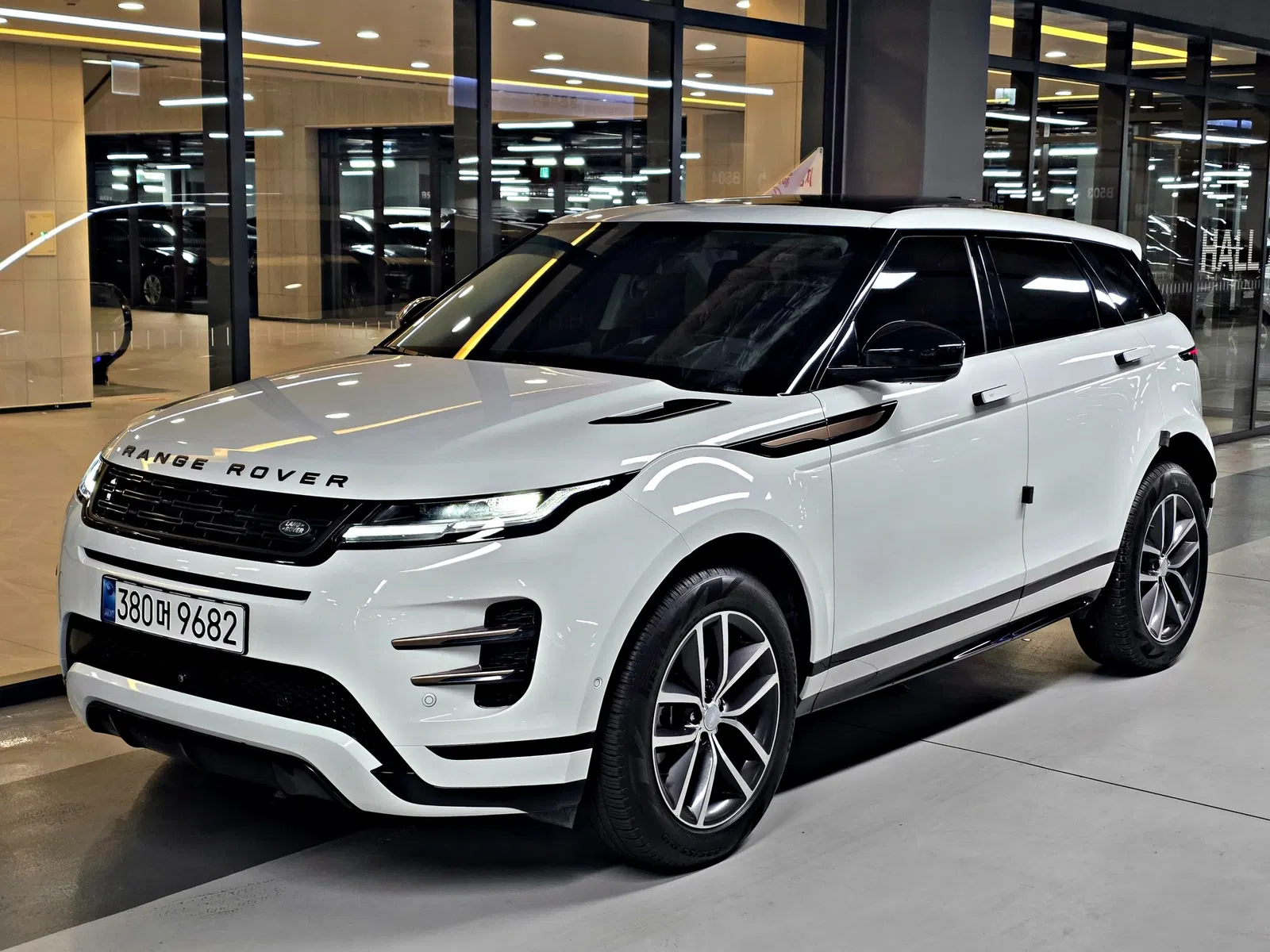 Land Rover Range Rover Evoque 2e génération P250 Dynamic SE 2025 — photo 1 sur 26