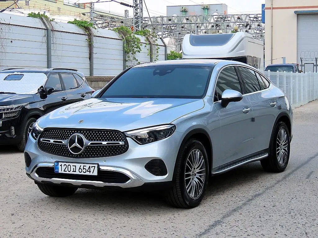 Mercedes-Benz GLC GLC300 4MATIC Avantgarde Coupé (X254) 2025 — photo 1 sur 26