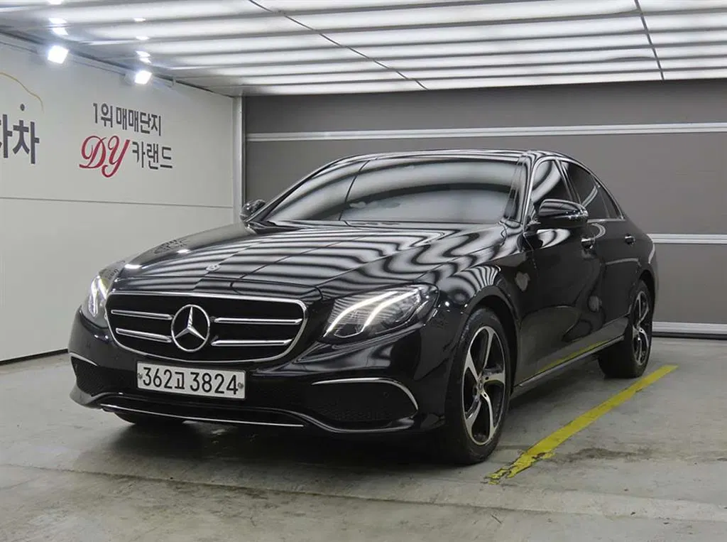 Mercedes-Benz Classe E E250 Avantgarde (W213) 2020 — photo 1 sur 26