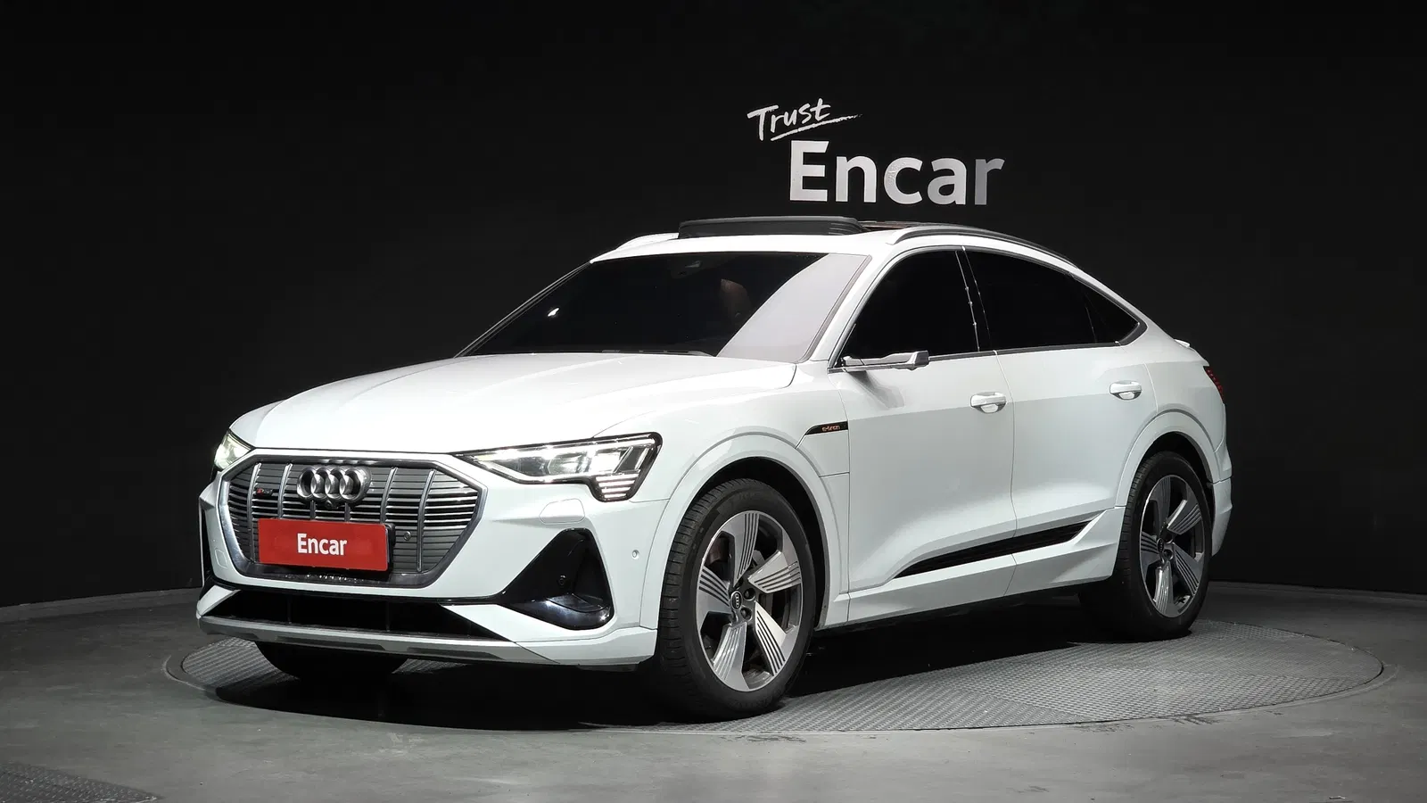 Audi e-tron 55 Quattro Sportback 2021 — photo 1 sur 20