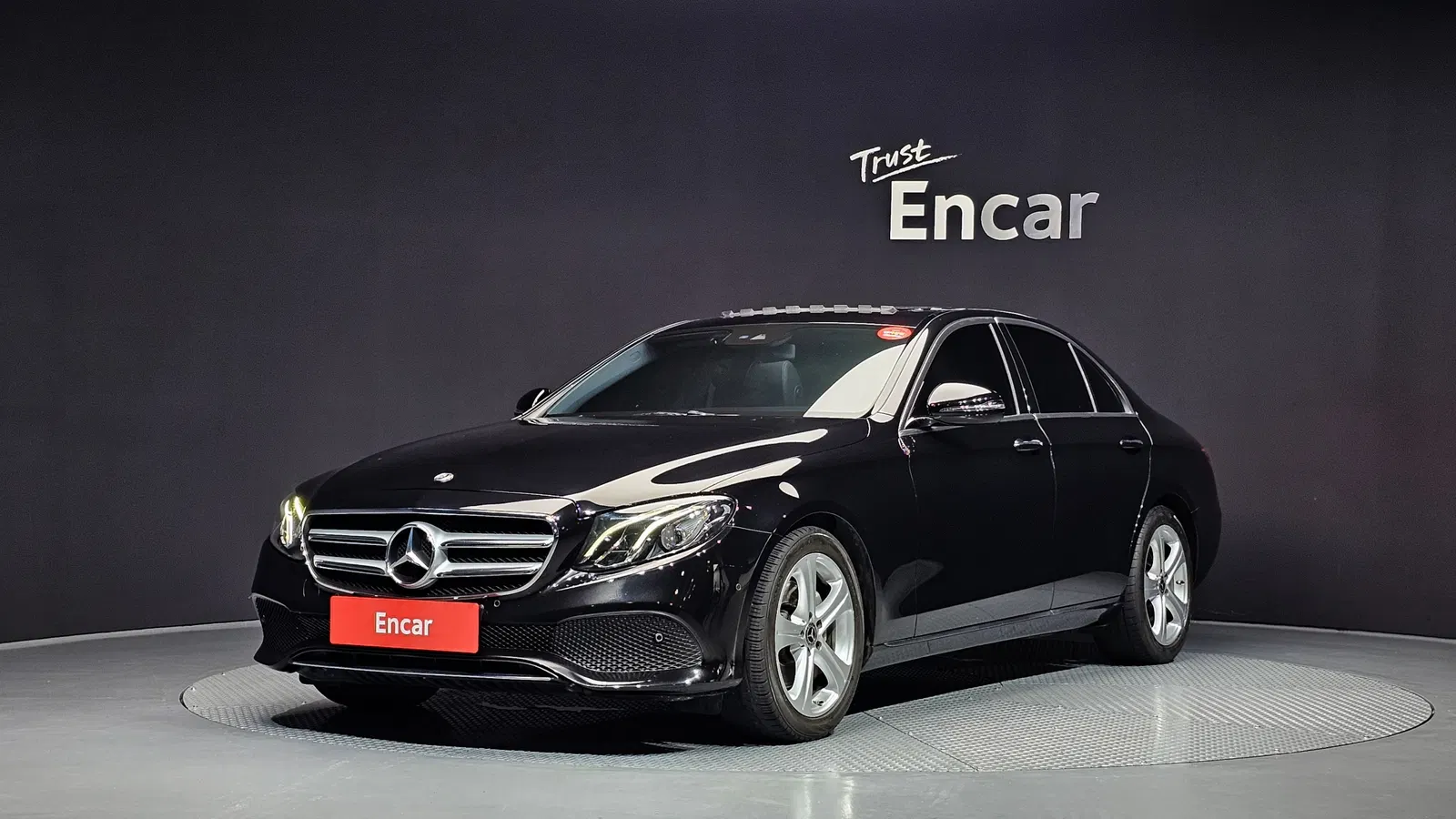 Mercedes-Benz Classe E E200 Avantgarde (W213) 2018 — photo 1 sur 32