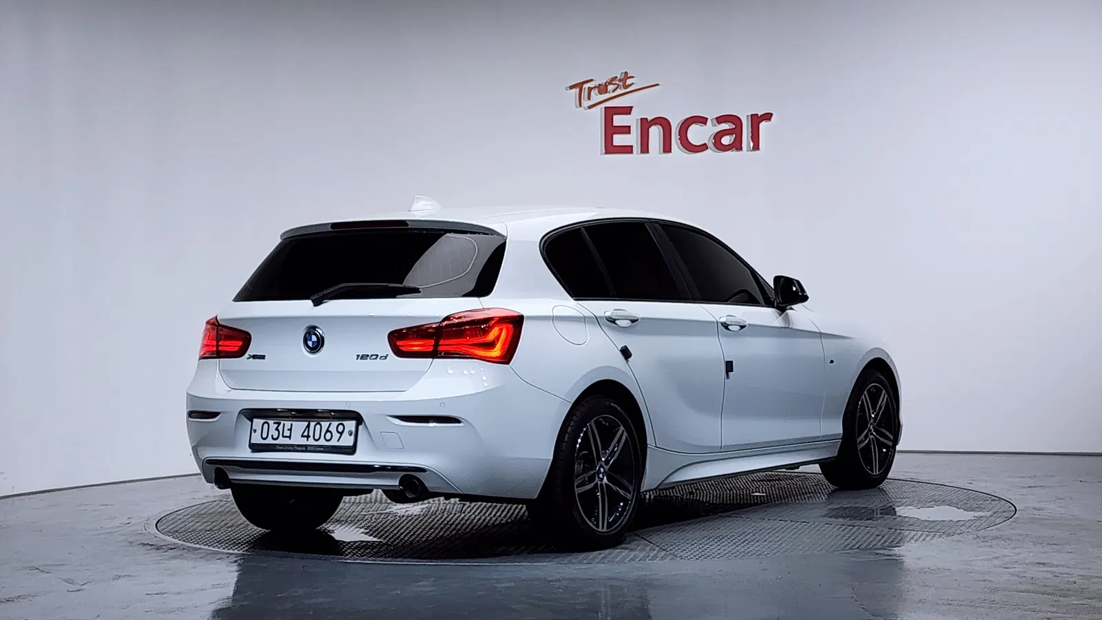BMW Série 1 (F20) 118d Sport 5 portes 2017 — photo 1 sur 33