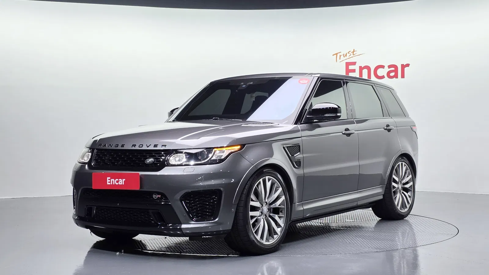Land Rover Range Rover Sport 2e génération 5.0 SVR 2017 — photo 1 sur 20