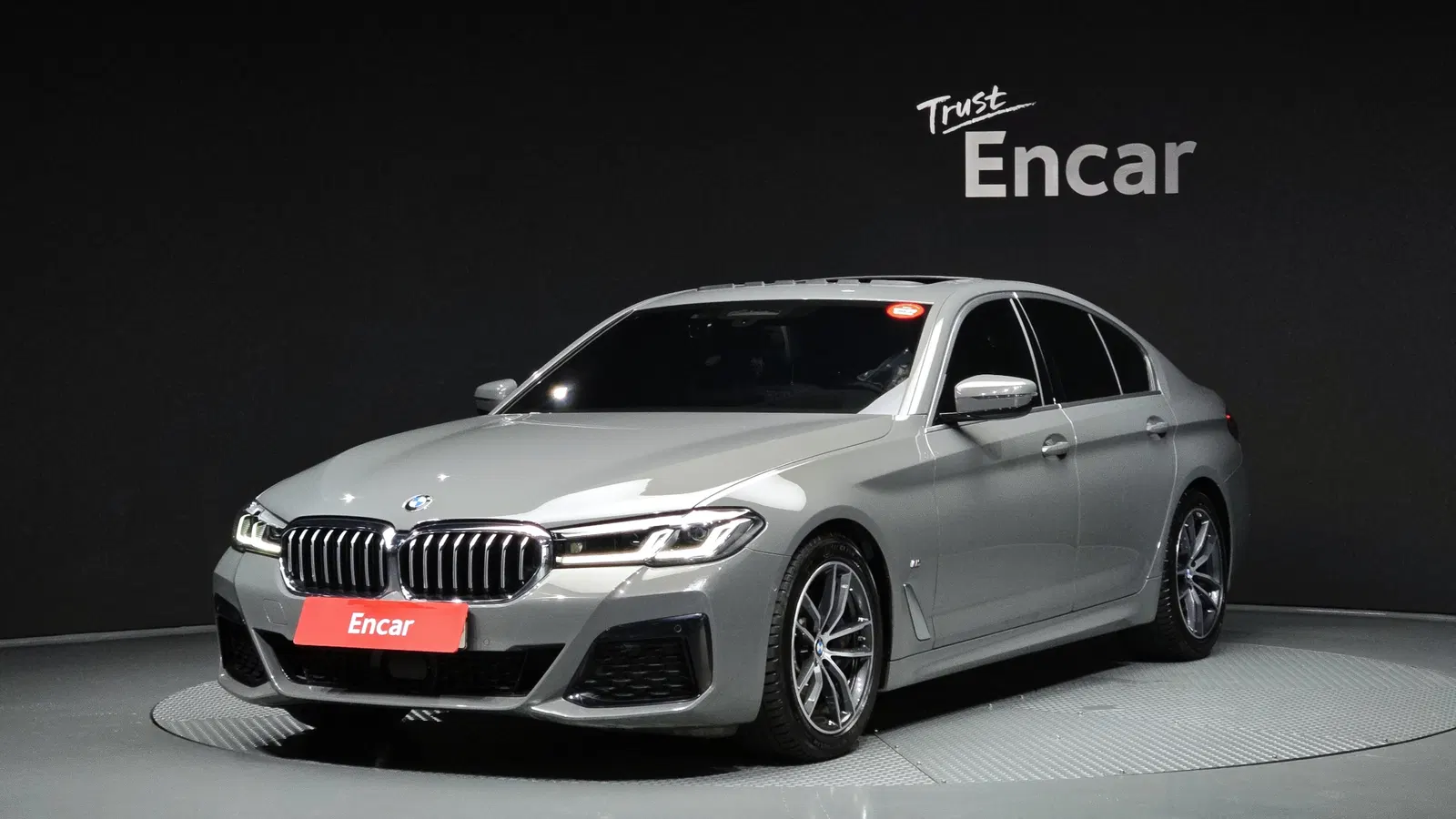 BMW Série 5 (G30) 523d M Sport 2021 — photo 1 sur 33