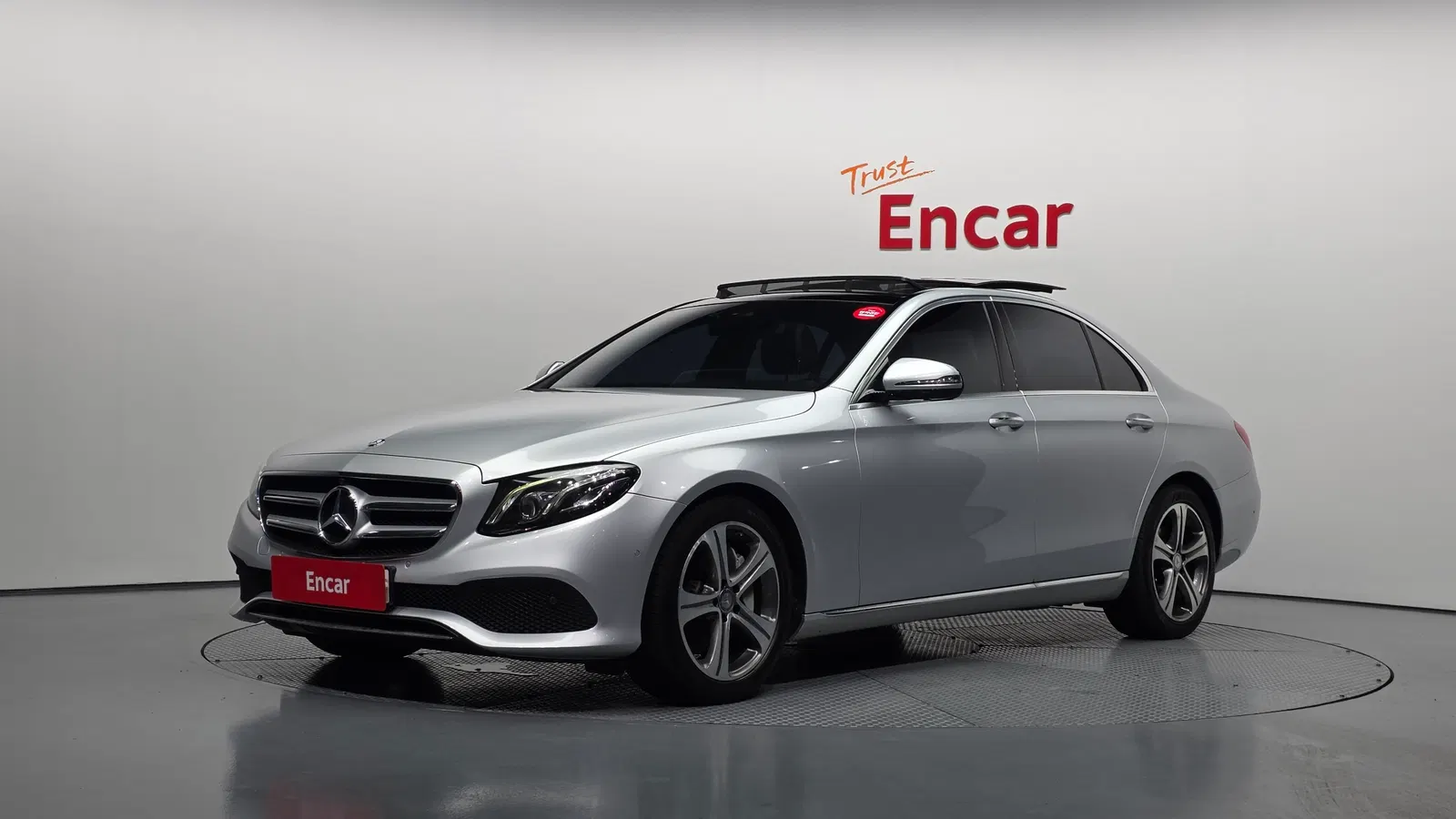 Mercedes-Benz Classe E E300 Avantgarde (W213) 2017 — photo 1 sur 20
