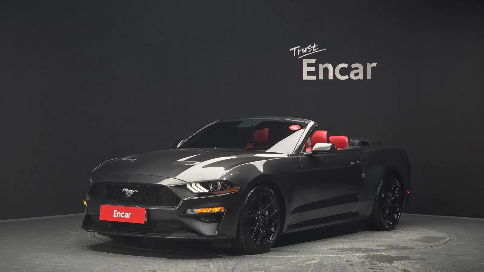 Ford Mustang Convertible 2019 — photo 1 sur 46