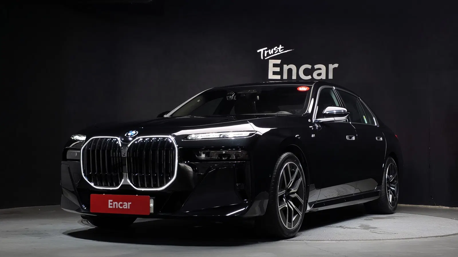 BMW Série 7 (G70) 740i xDrive M Sport 2025 — photo 1 sur 35