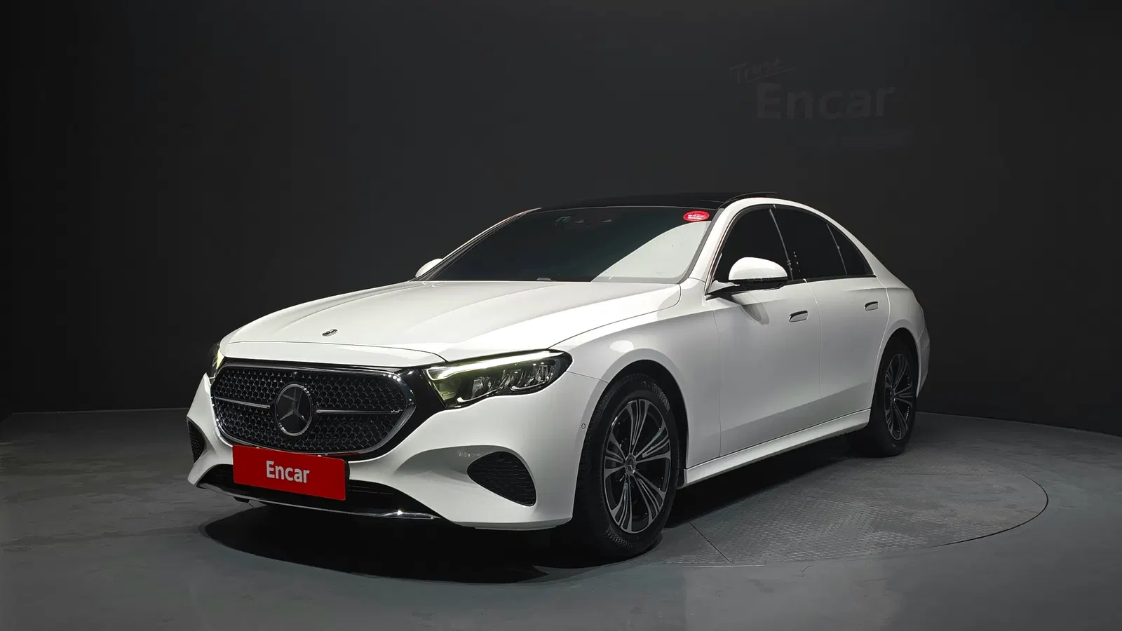 Mercedes-Benz Classe E E200 Avantgarde (W214) 2024 — photo 1 sur 32