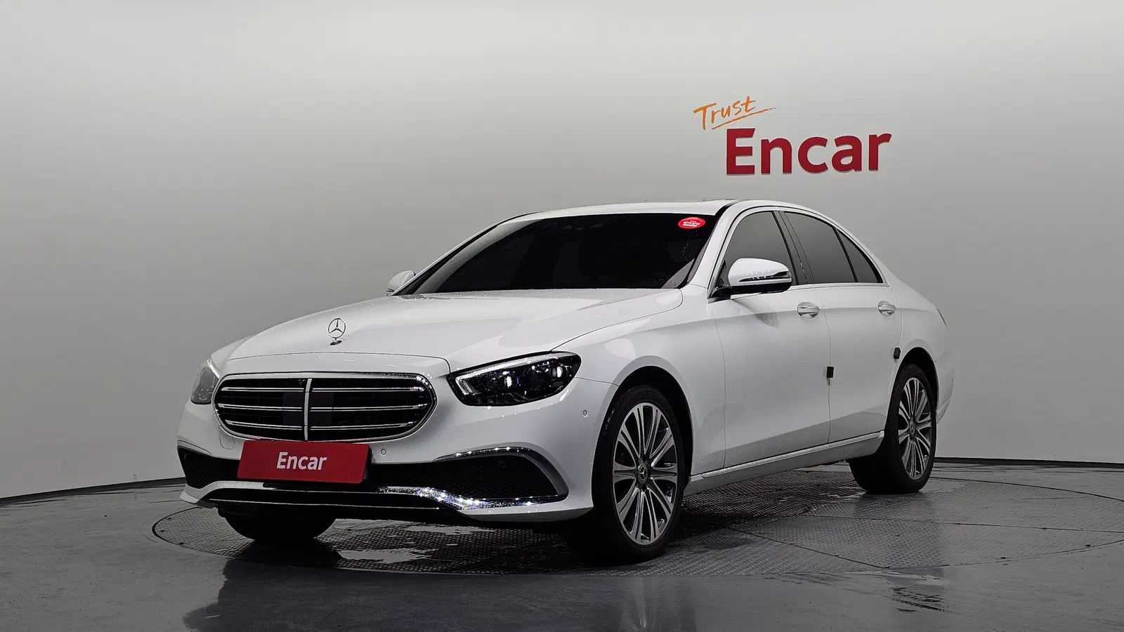 Mercedes-Benz Classe E E300e 4MATIC Exclusive (W213) 2023 — photo 1 sur 31