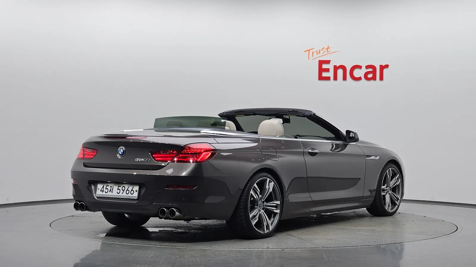 BMW Série 6 (F12) 650i Convertible 2013 — photo 1 sur 35