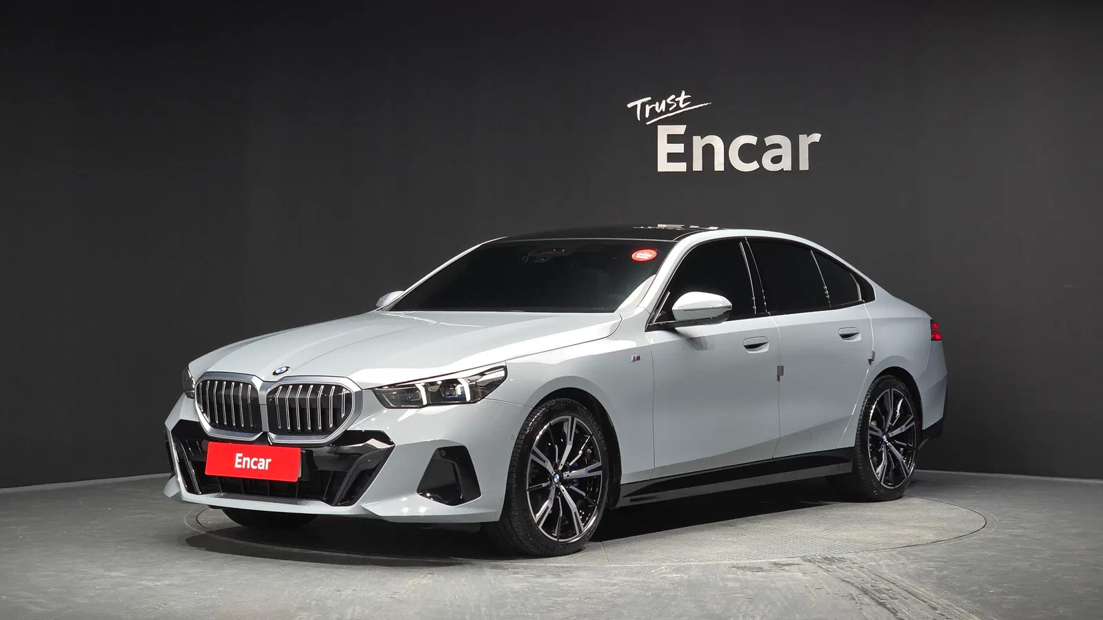 BMW Série 5 (G60) 530i xDrive M Sport 2024 — photo 1 sur 35