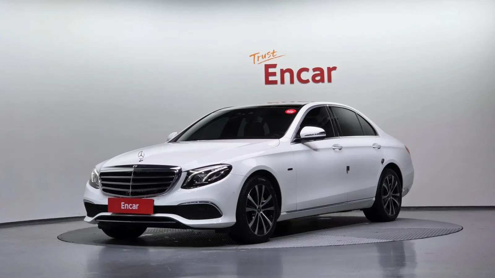 Mercedes-Benz Classe E E300e Exclusive (W213) 2019 — photo 1 sur 37