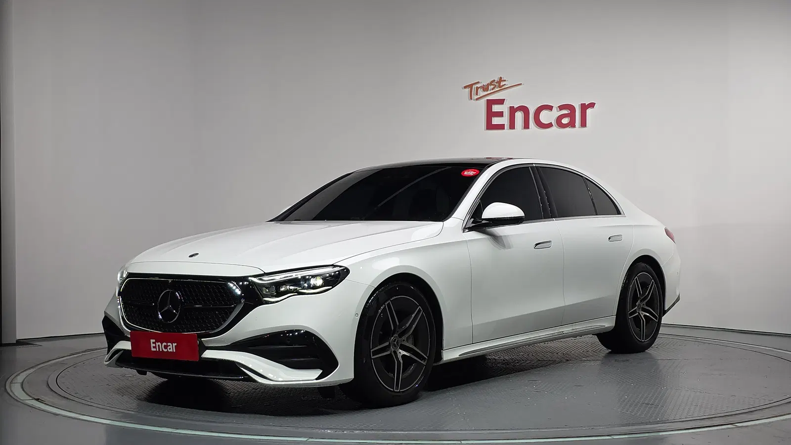 Mercedes-Benz Classe E AMG Line · E300 4MATIC (W214) 2026 — photo 1 sur 37