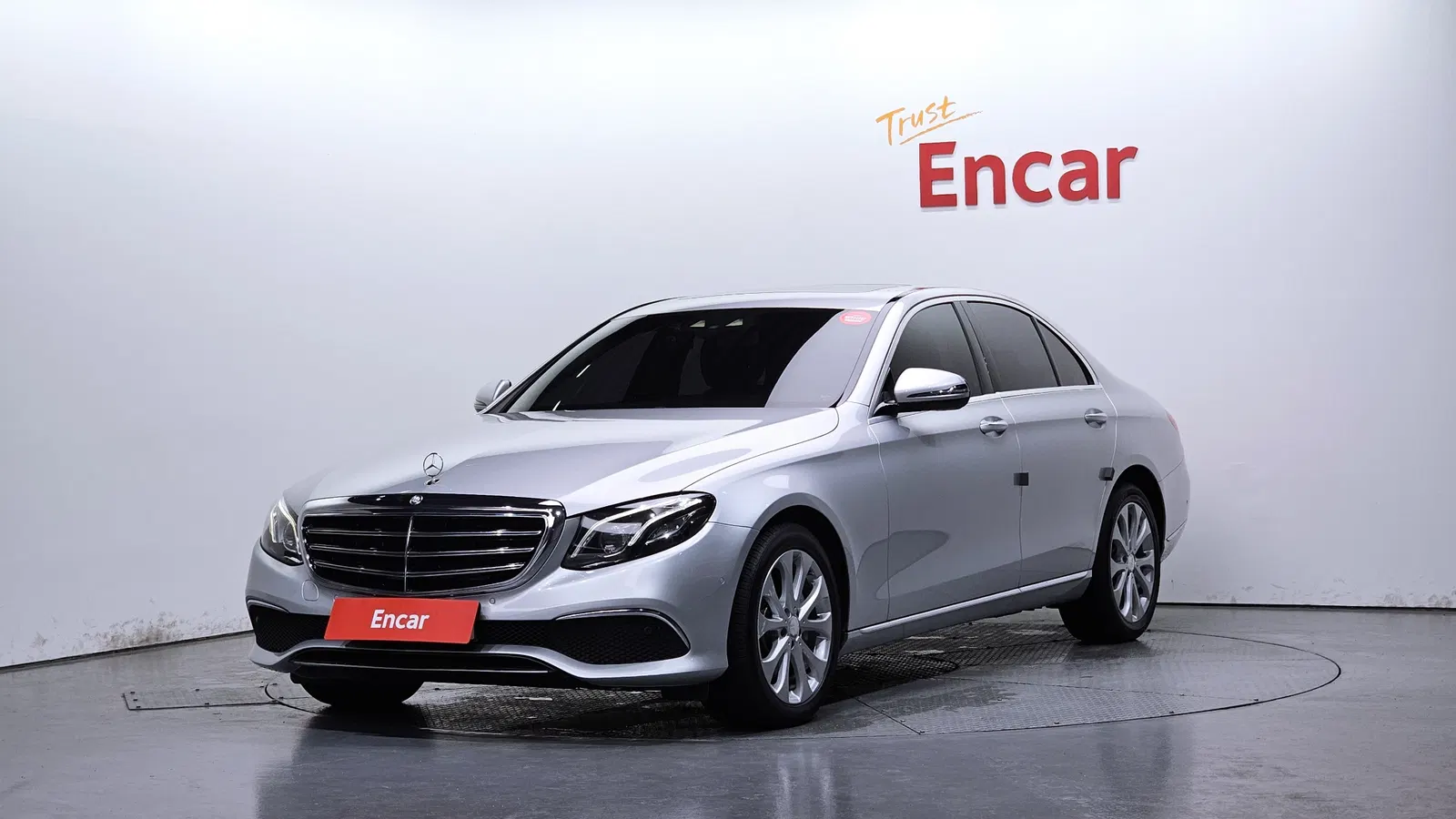 Mercedes-Benz Classe E E220d Exclusive (W213) 2017 — photo 1 sur 23