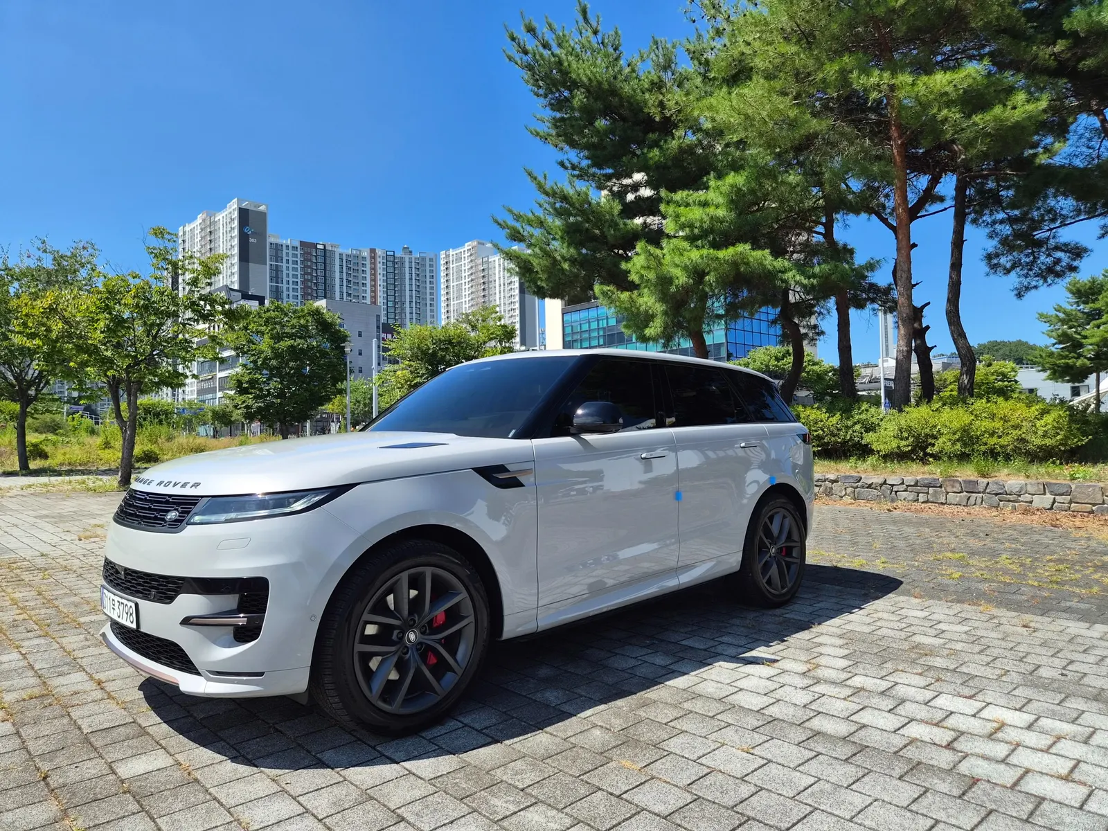 Land Rover Range Rover Sport 3e génération D300 HSE Dynamic 2023 — photo 1 sur 26