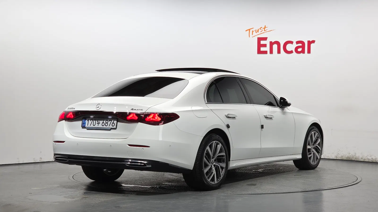 Mercedes-Benz Classe E E220d 4MATIC Exclusive (W214) 2024 — photo 1 sur 33