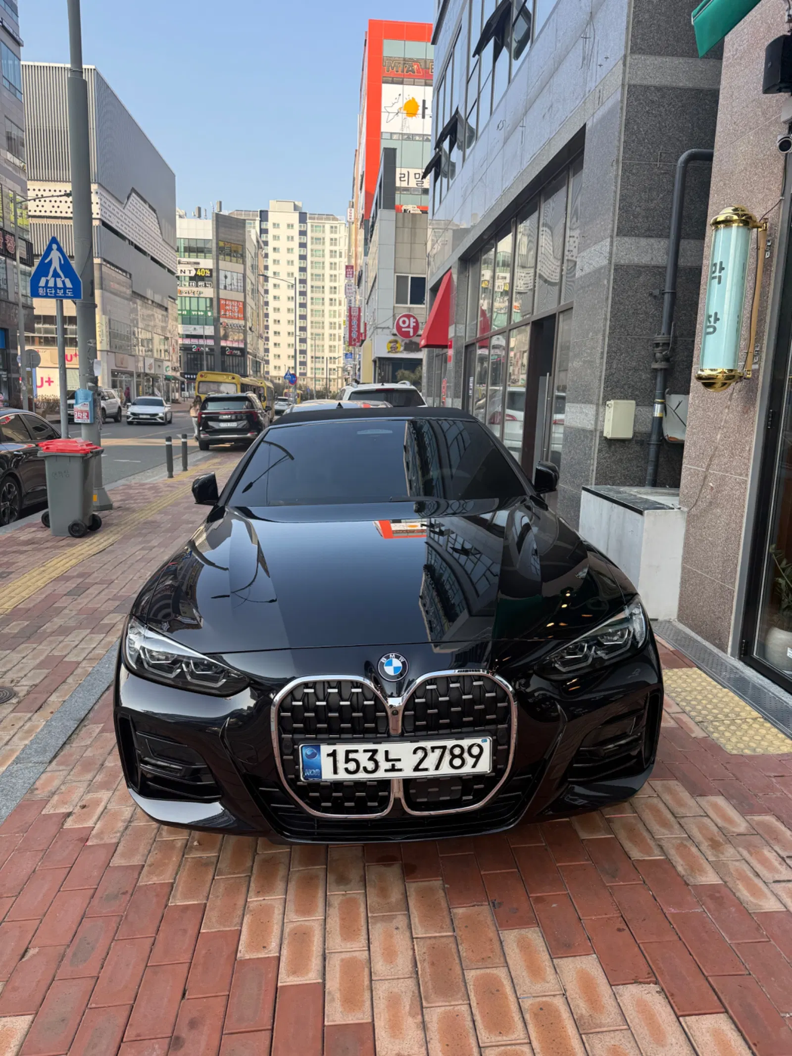 BMW Série 4 (G22) 420i M Sport Convertible 2021 — photo 1 sur 6