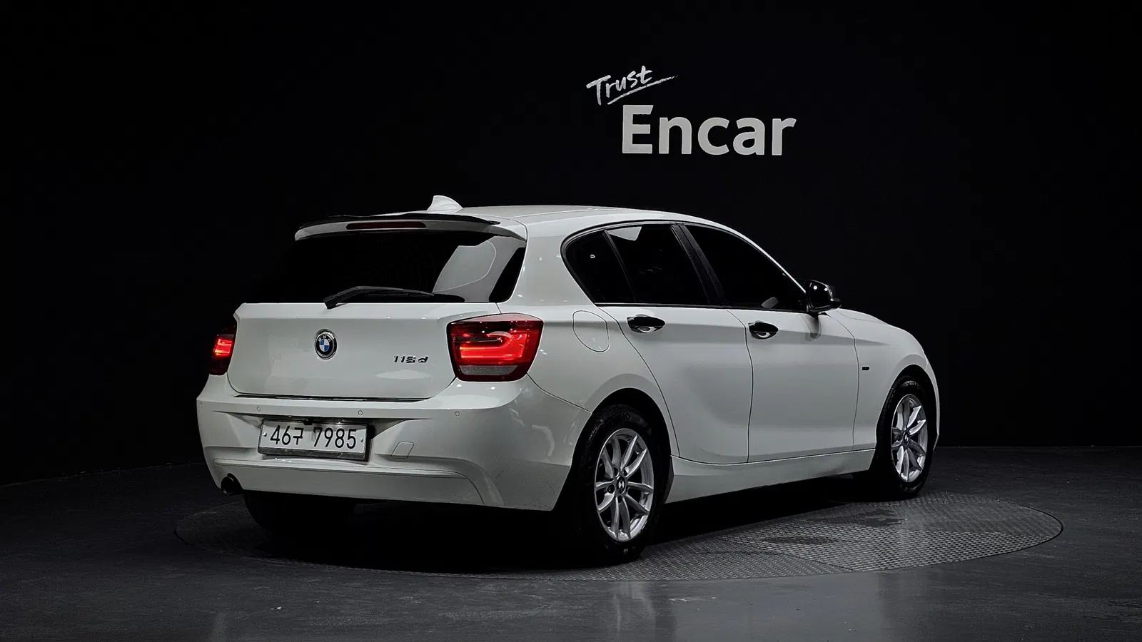 BMW Série 1 (F20) 118d Urban Pack1 5 portes 2014 — photo 1 sur 31