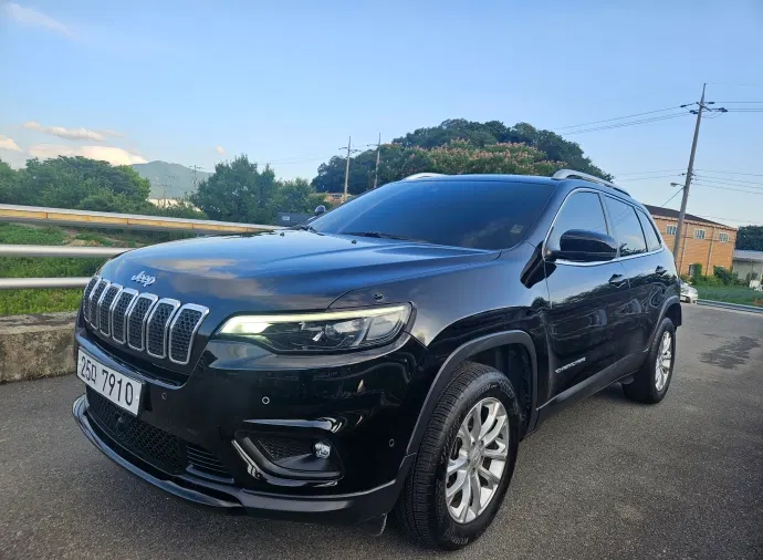 Jeep Cherokee(KL) 2.4 Longitude High AWD 2019 — photo 1 sur 22