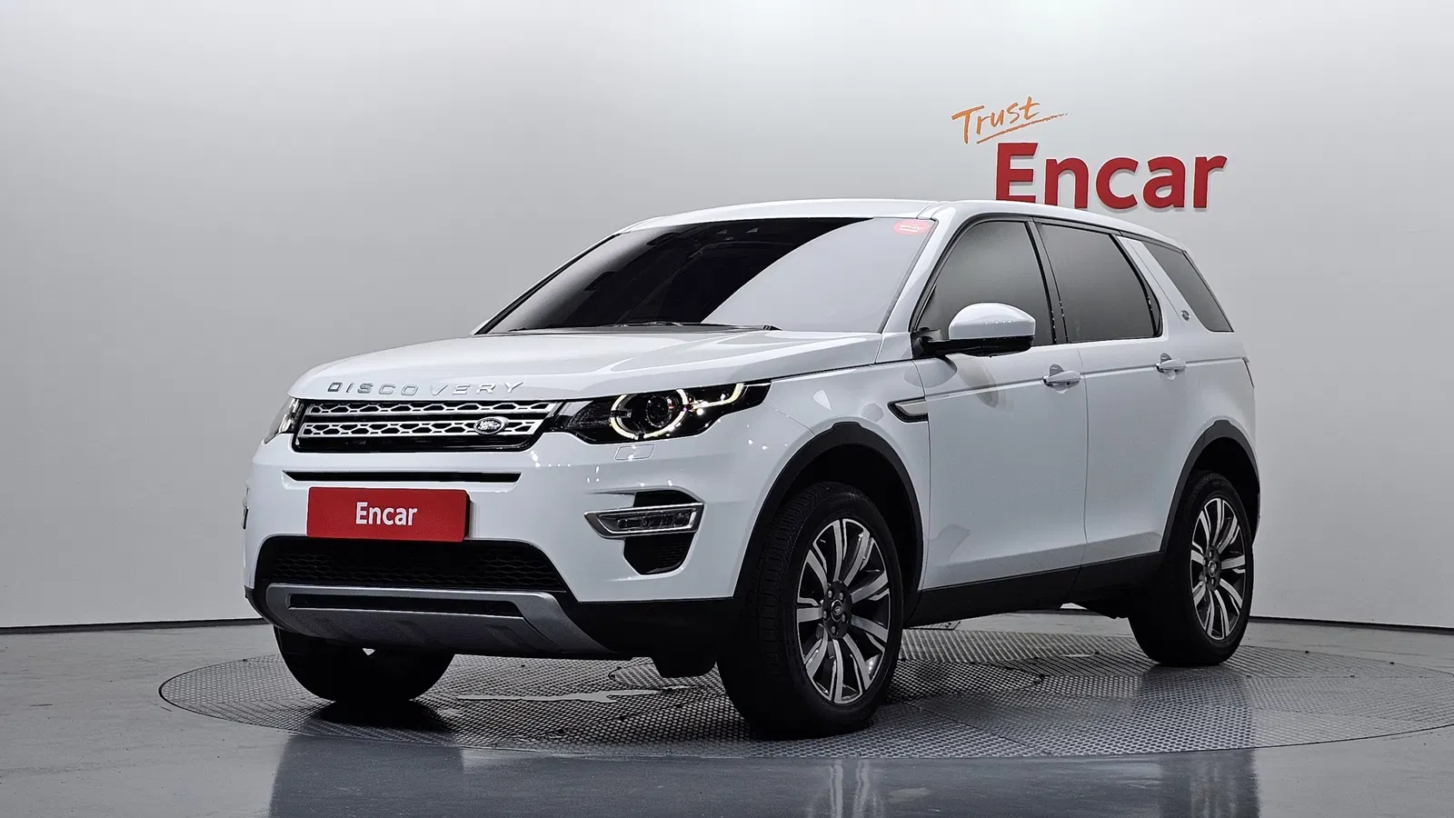 Land Rover Discovery Sport 2.0 TD4 HSE Luxury 2019 — photo 1 sur 34