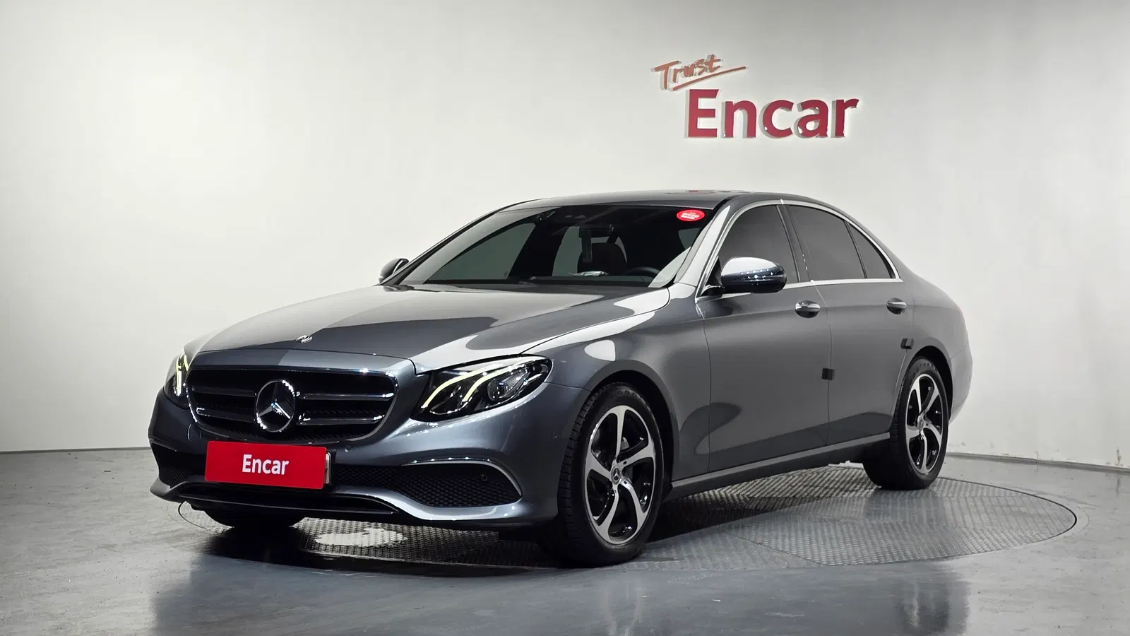 Mercedes-Benz Classe E E250 Avantgarde (W213) 2020 — photo 1 sur 40