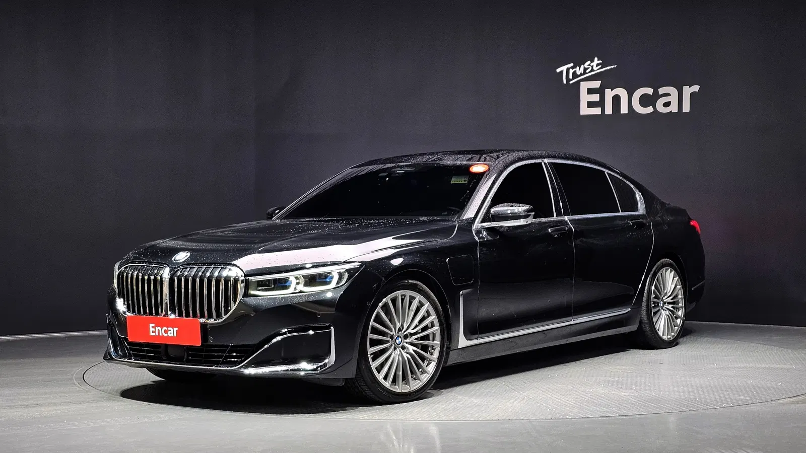 BMW Série 7 (G11) 745Le iPerformance Design Pure Excellence 2020 — photo 1 sur 26