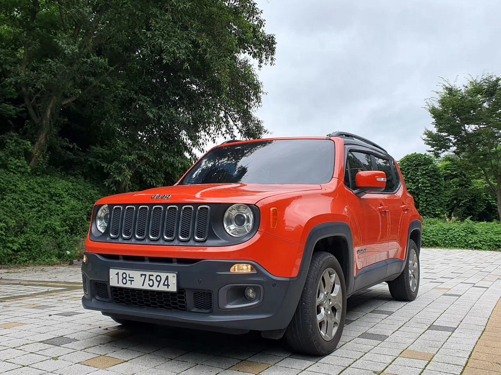 Jeep Renegade 2.0 Diesel Longitude AWD 2016 — photo 1 sur 18